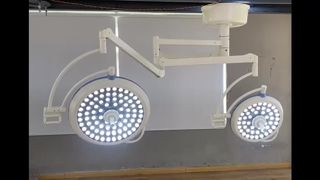 病院用 LED 天井手術灯
